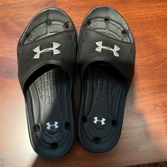 Under Armour Slides - Picture 2 of 5